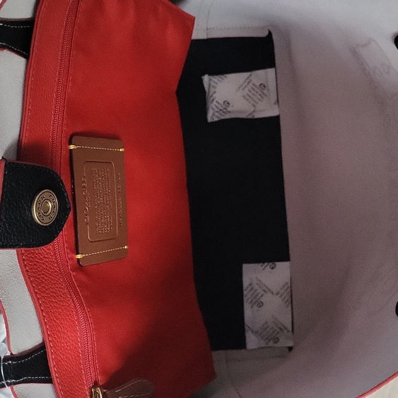 Coach White and Red Leatherware Tote - Picture 4 of 7